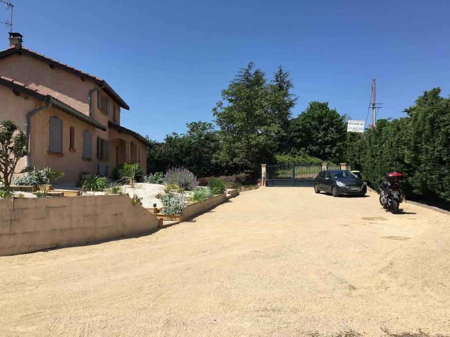 Appartement 55M2 En Beaujolais & Enedis A 15 Min Saint-Germain-Nuelles Exterior photo